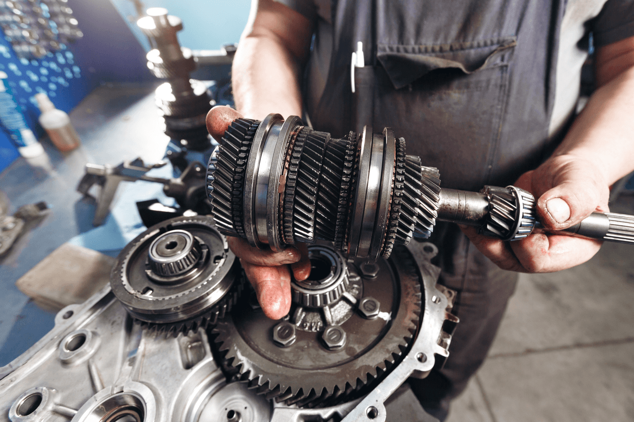 A GTS Mechanic is unlocking the gearbox at auto transmission repair shop